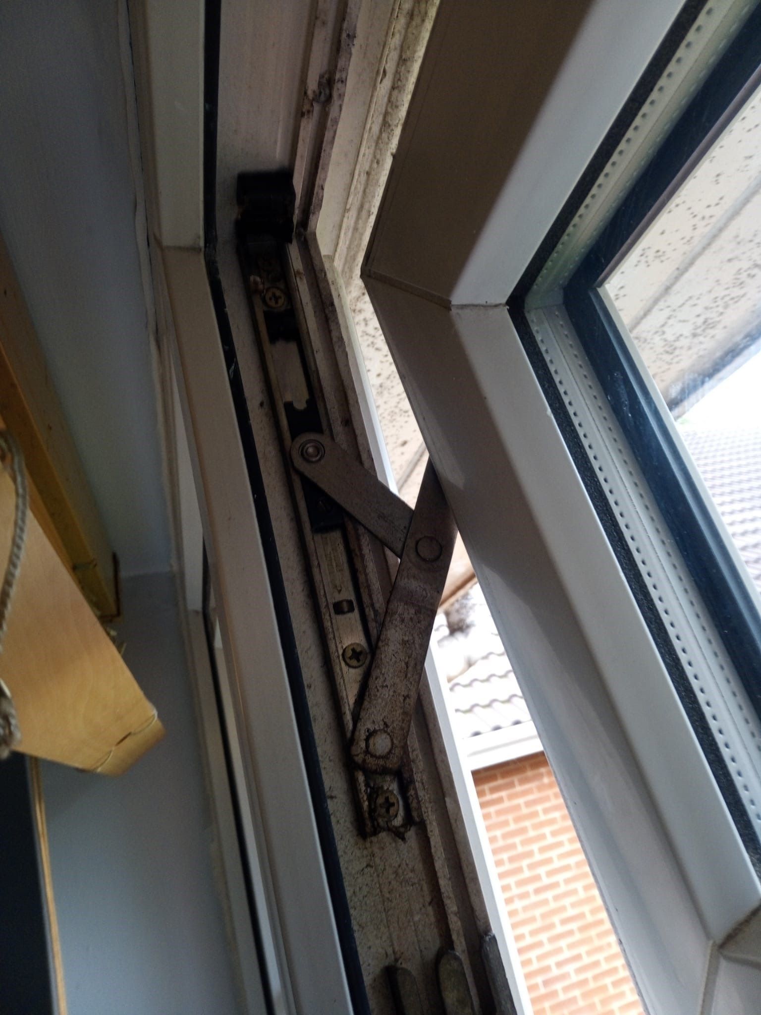 broken uPVC window hinges